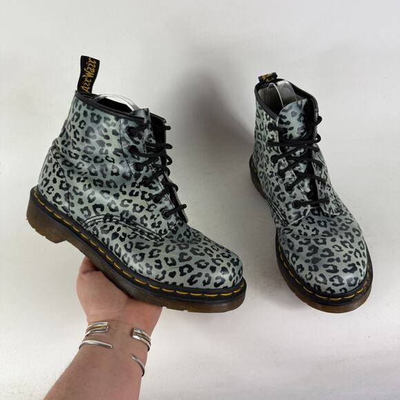 Dr. Martens 101 Boots Women's 7 Leather Leopard Cheetah Print Lace-Up Round Toe - Picture 1 of 9